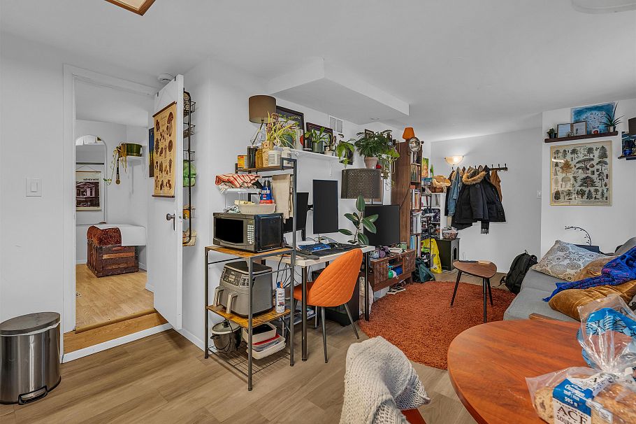 354 W 15th Avenue Vancouver, BC - 30