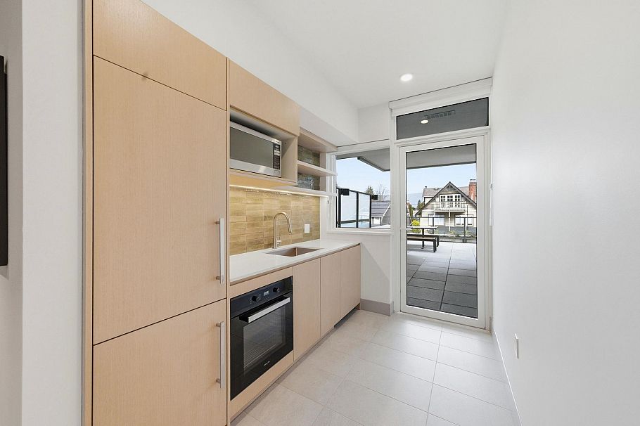 311 2803 W 4th Avenue Vancouver, BC - 6