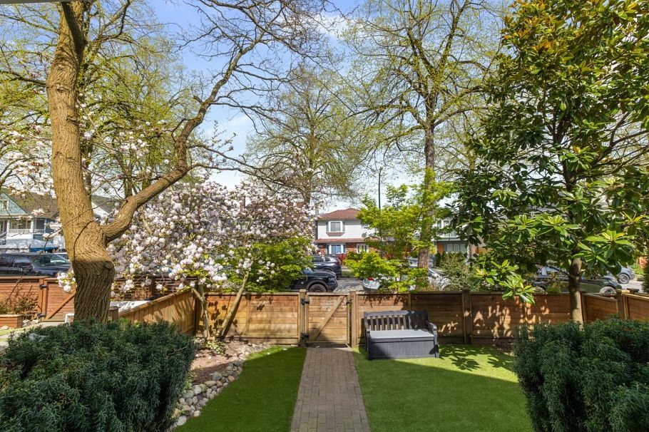 830 E 10th Avenue Vancouver, BC - 27