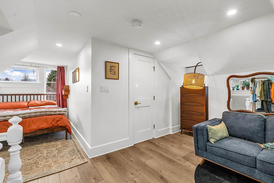 354 W 15th Avenue Vancouver, BC - 16