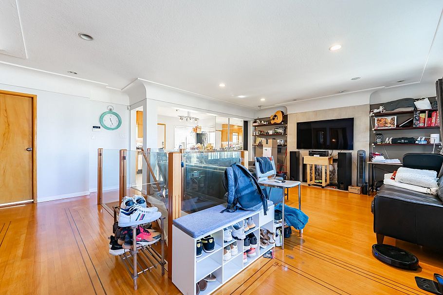 3654 E 25th Avenue Vancouver, BC - 13