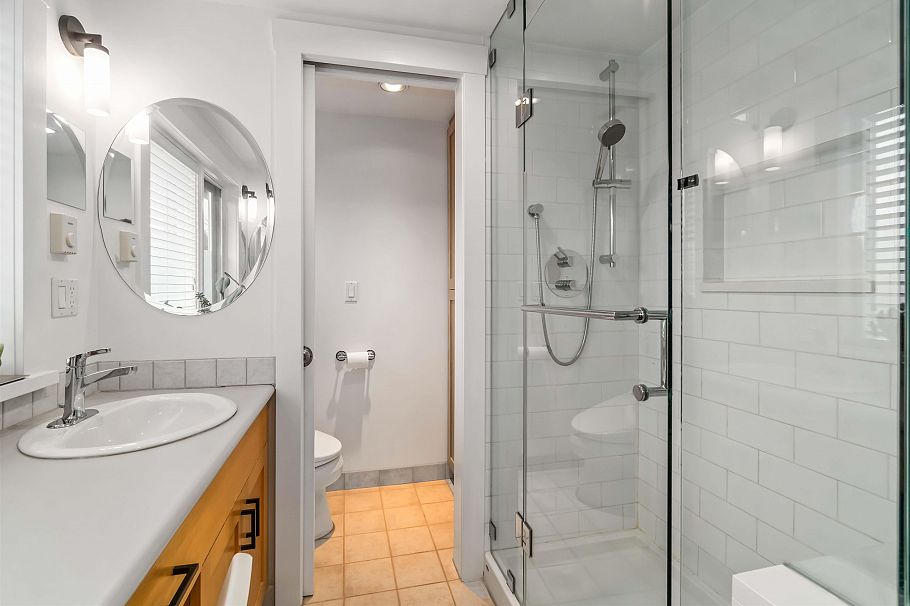 3322 W 38th Avenue Vancouver, BC - 22