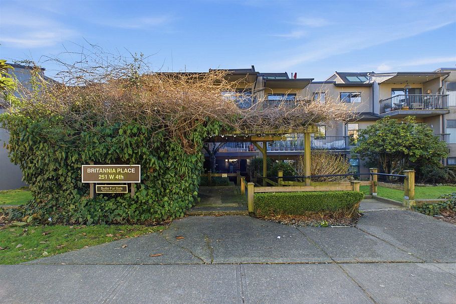 108 251 W 4th Street North Vancouver, BC - 1