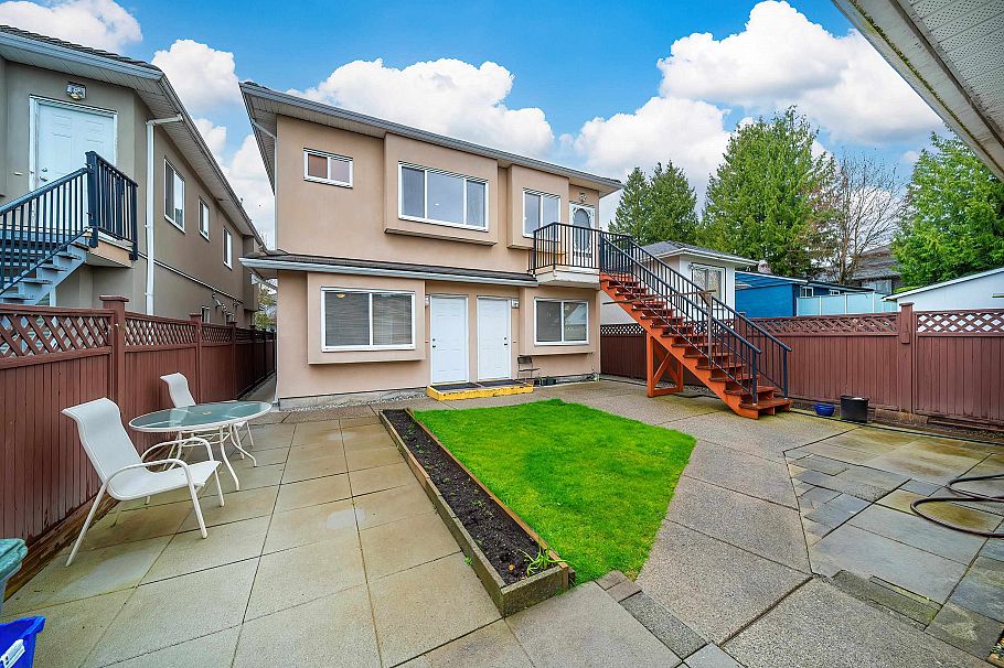3320 E 43rd Avenue Vancouver, BC - 26