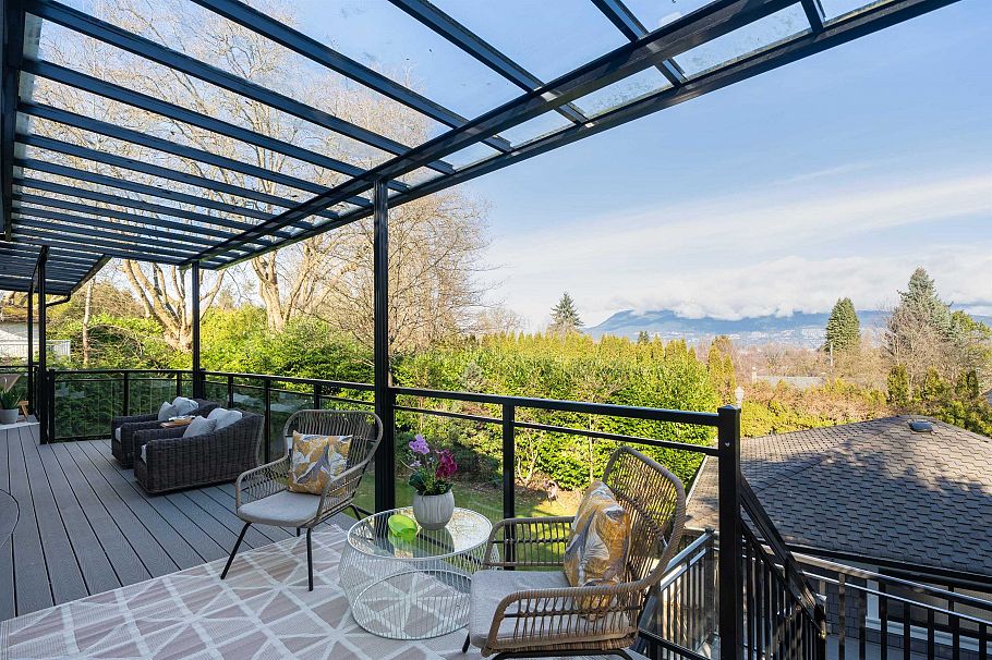 3955 W Broadway Vancouver, BC - 38