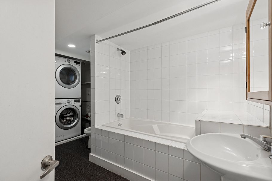 1425 William Avenue North Vancouver, BC - 31