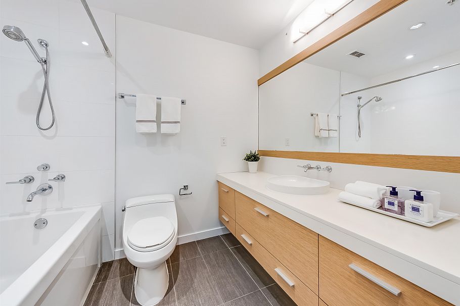 308 2528 Maple Street Vancouver, BC - 12