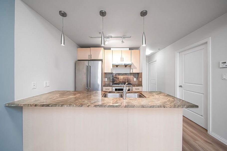 303 1211 Melville Street Vancouver, BC - 6