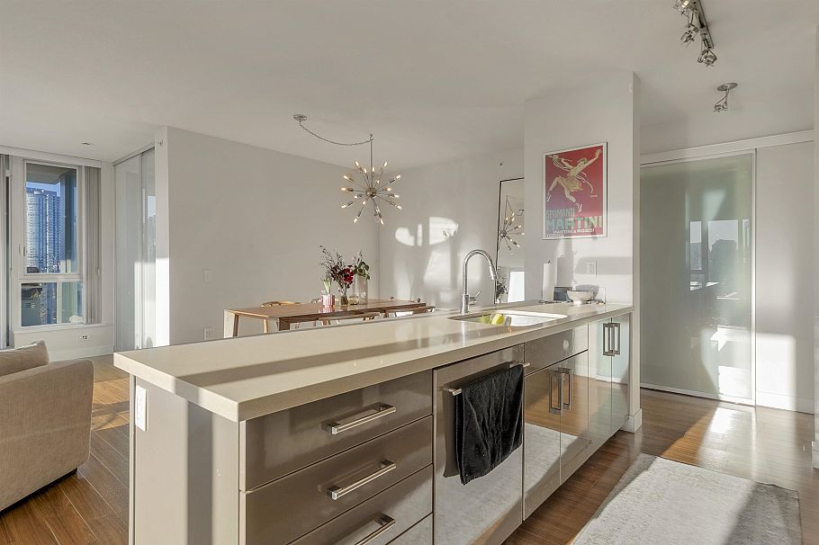 801 1833 Crowe Street Vancouver, BC - 12