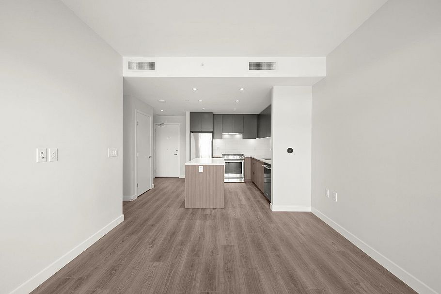 313 3430 E Kent Avenue South Avenue Vancouver, BC - 7