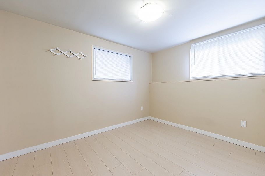 3654 E 25th Avenue Vancouver, BC - 26