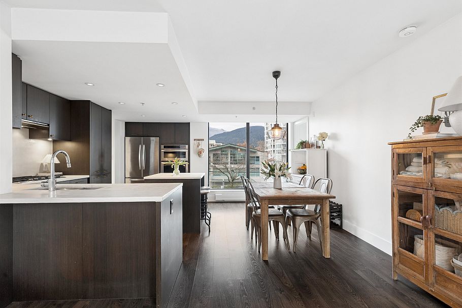 303 150 W 15th Street North Vancouver, BC - 9