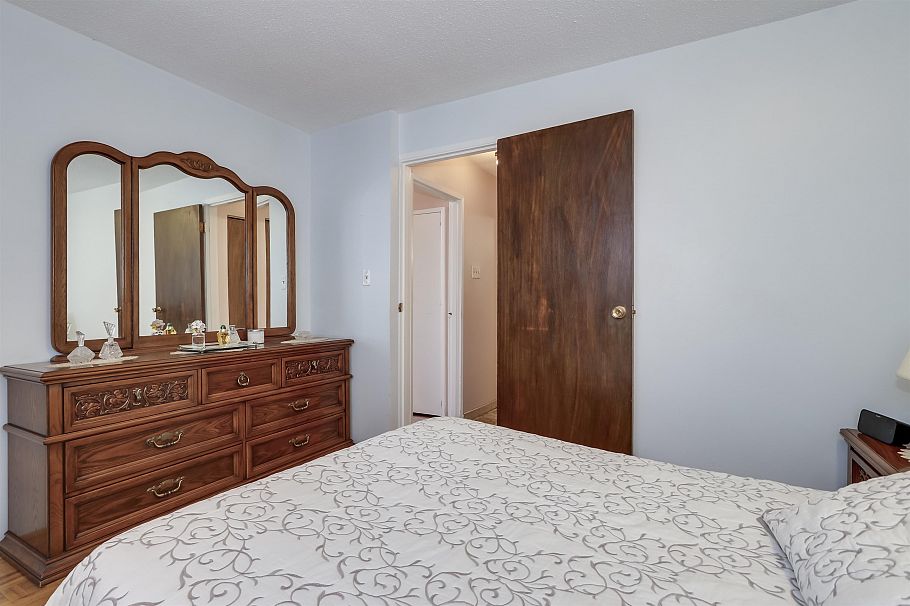 2636 Triumph Street Vancouver, BC - 13