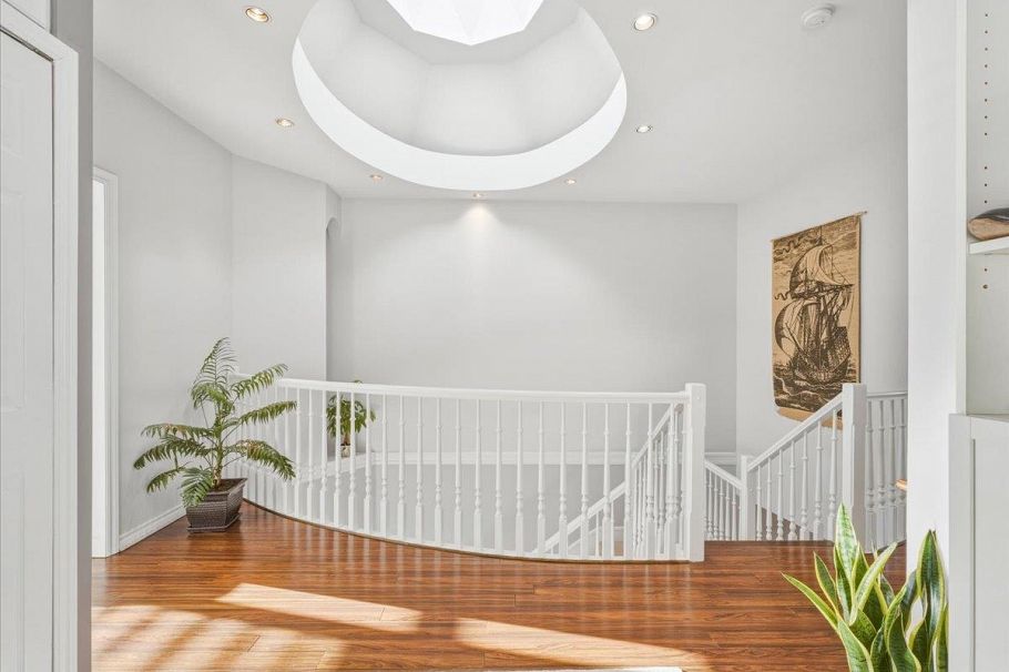 318 E Keith Road North Vancouver, BC - 18