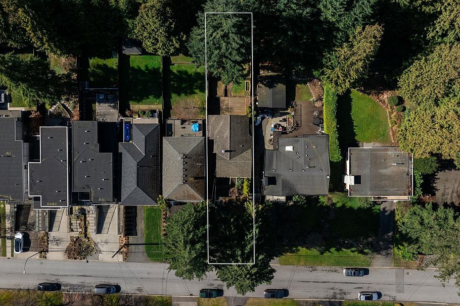 3015 Royal Avenue North Vancouver, BC - 33