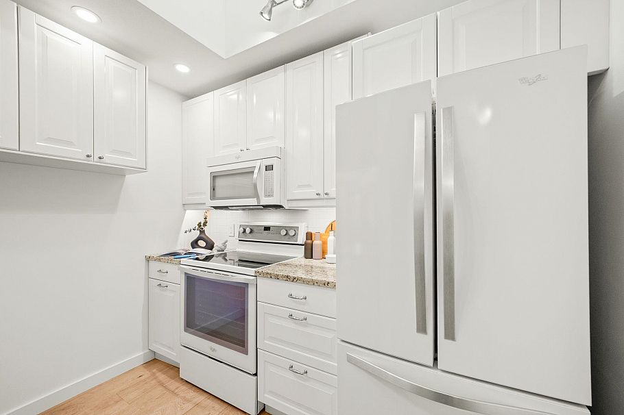 409 2250 W 3rd Avenue West Vancouver, BC - 12