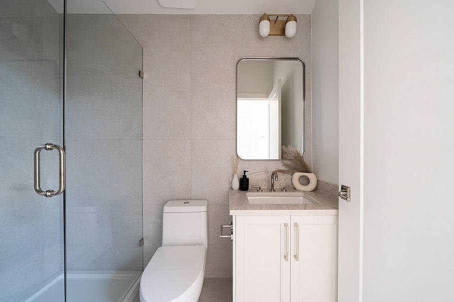 1 864 E 16th Avenue Vancouver, BC - 26