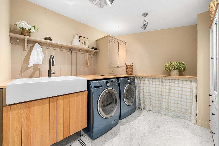 4777 Mapleridge Drive North Vancouver, BC - 29