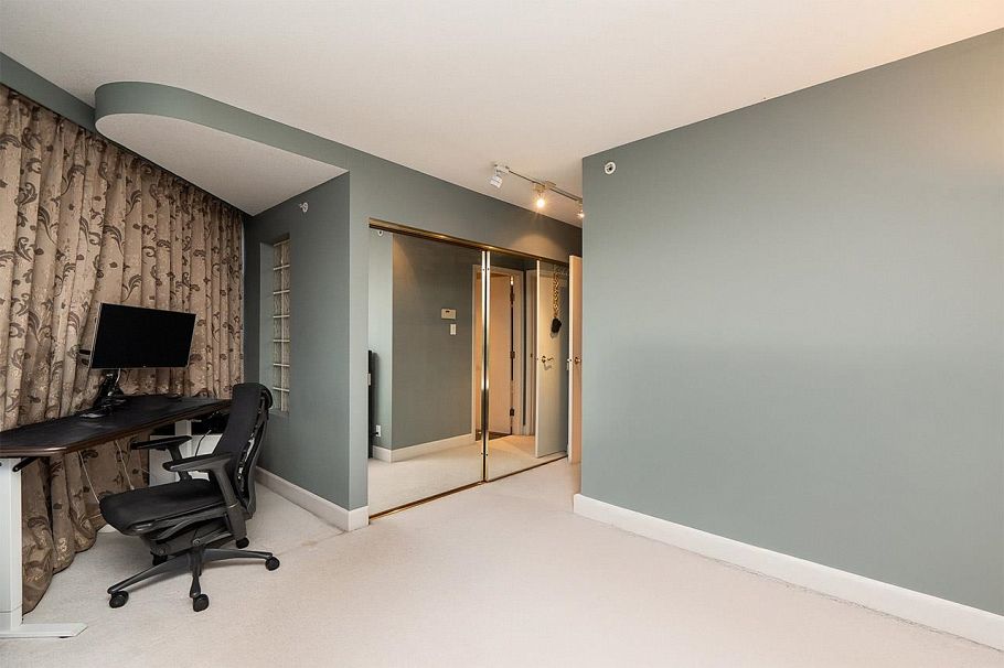 122 1228 Marinaside Crescent Vancouver, BC - 12