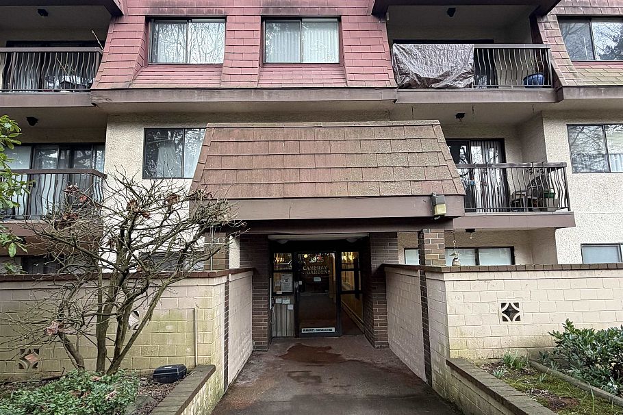 109 3925 Kingsway Burnaby, BC - 1