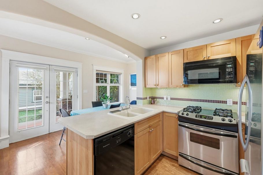 3662 Oak Street Vancouver, BC - 26