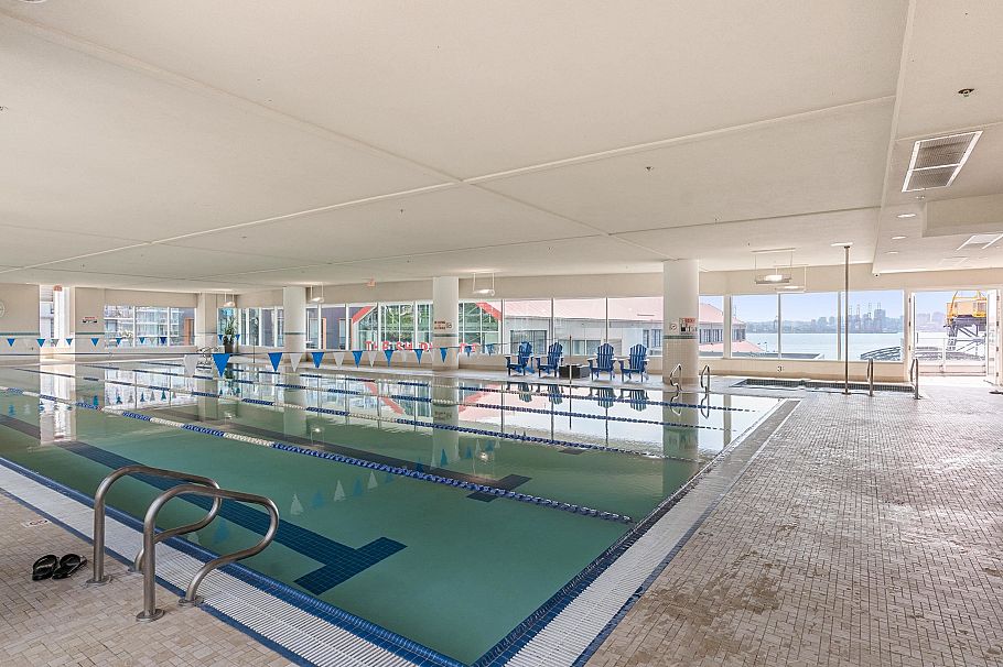 305 185 Victory Ship Way North Vancouver, BC - 31