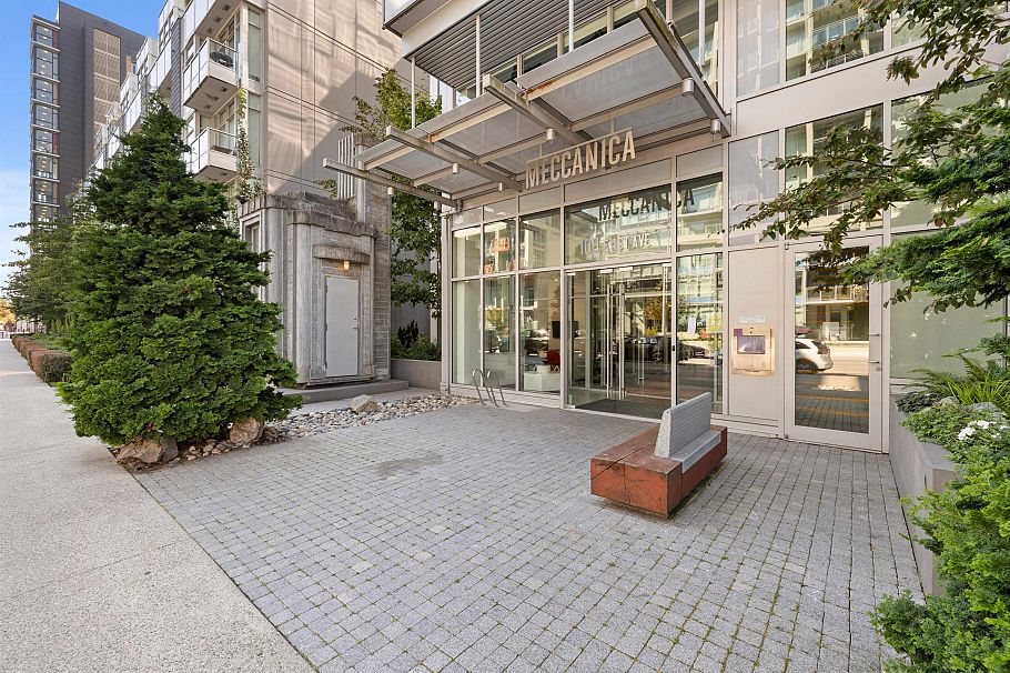 711 108 E 1st Avenue Vancouver, BC - 2