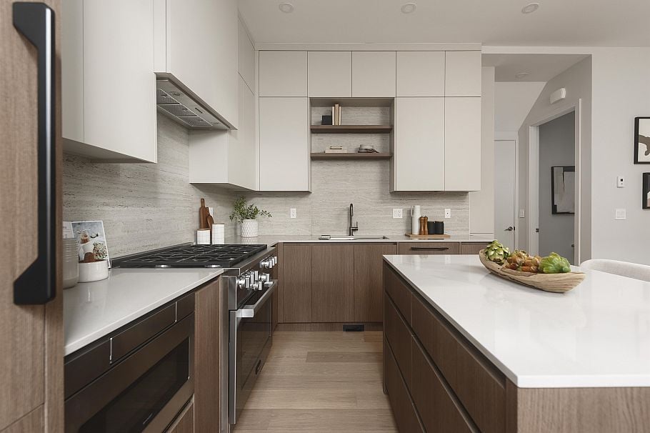 2 2635 W 12th Avenue Vancouver, BC - 9