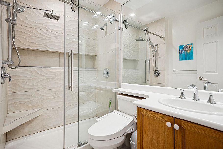 327 W 15th Avenue Vancouver, BC - 20