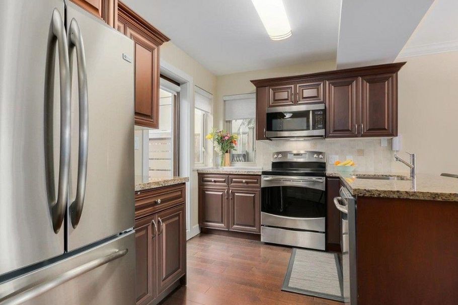 7 215 E 4 Street North Vancouver, BC - 7