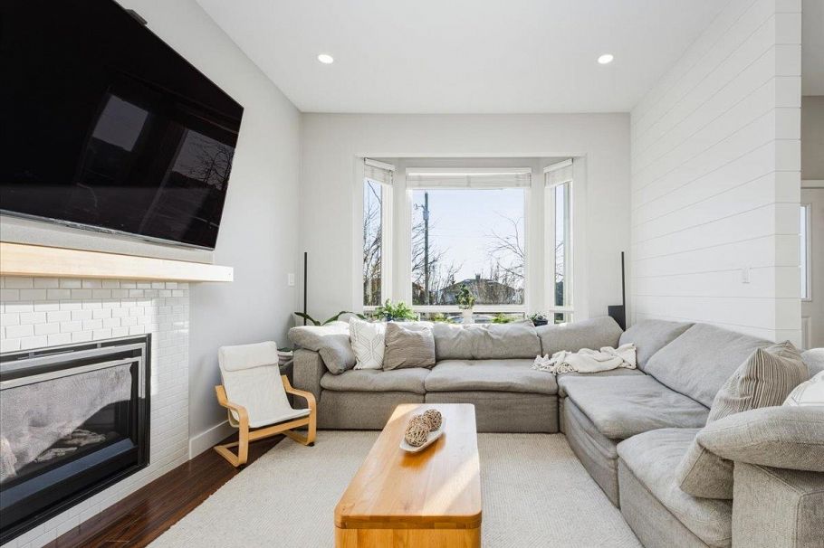 318 E Keith Road North Vancouver, BC - 6