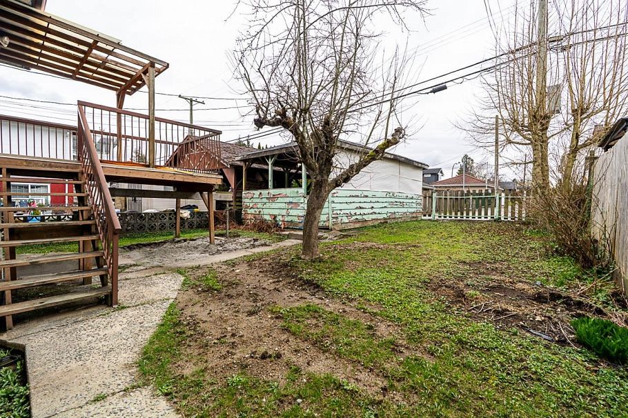 3484 E 25th Avenue Vancouver, BC - 25