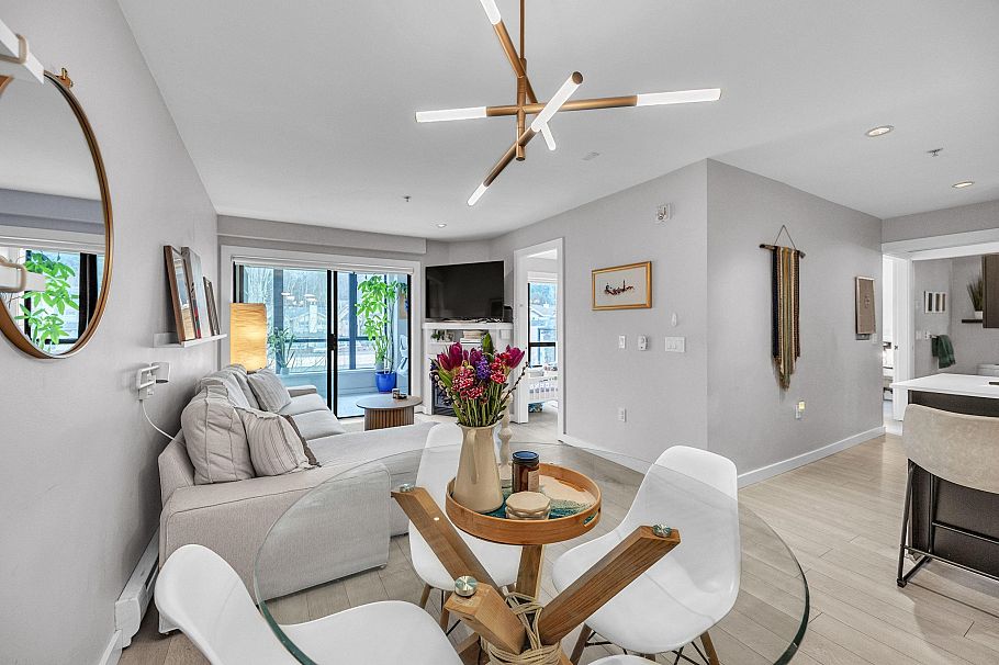 405 935 W 16th Street North Vancouver, BC - 9