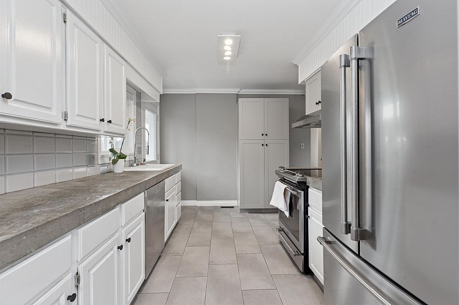 1425 William Avenue North Vancouver, BC - 9