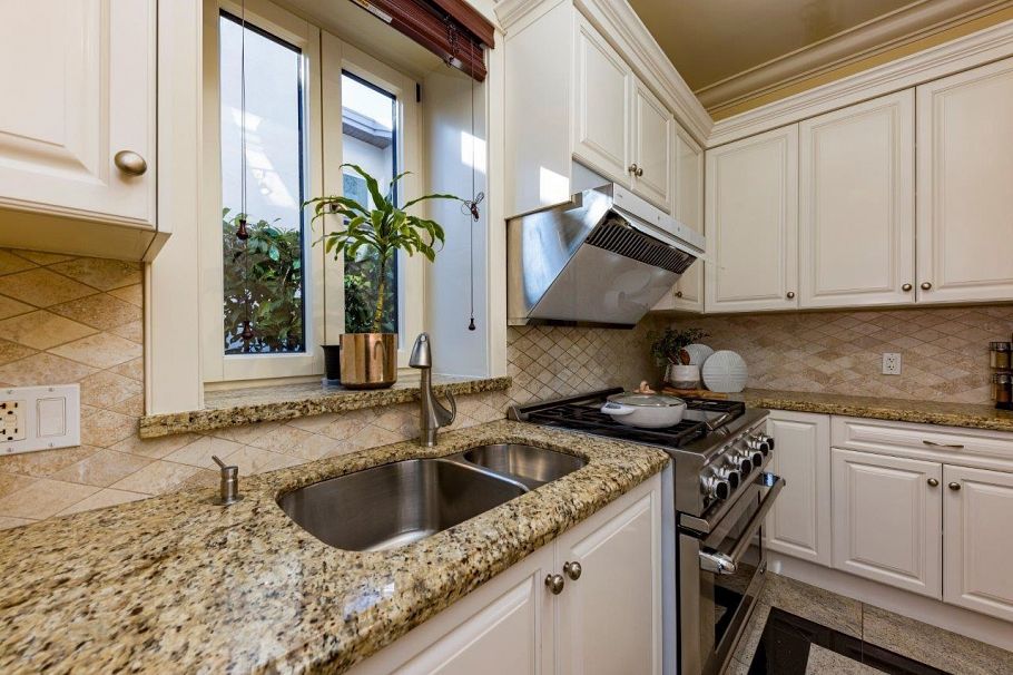 5990 Cartier Street Vancouver, BC - 13