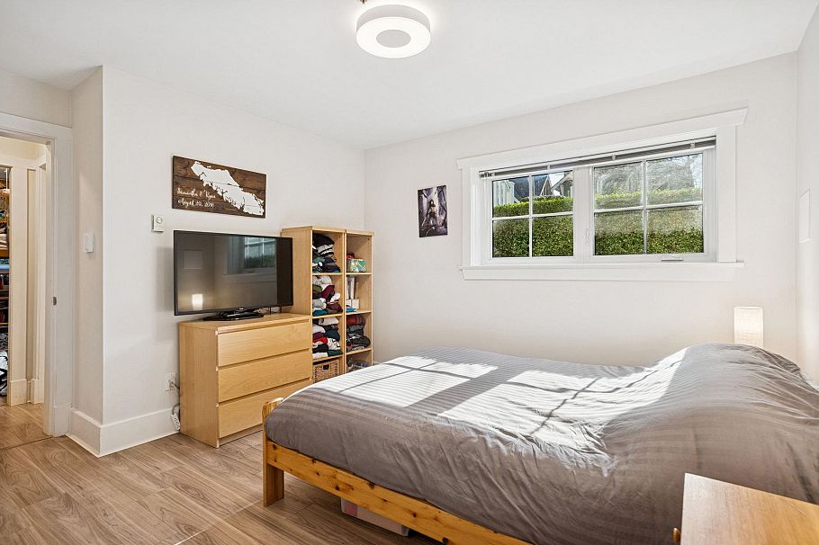 327 W 15th Avenue Vancouver, BC - 16