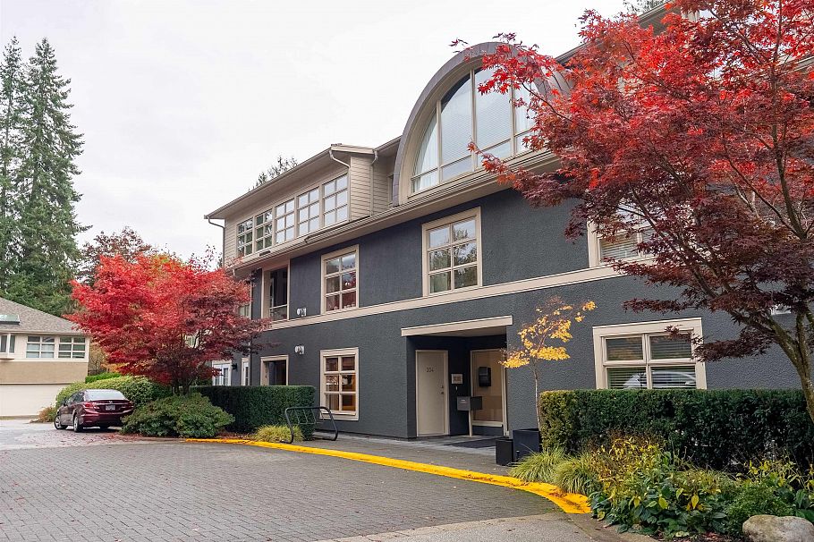 104 3750 Edgemont Boulevard North Vancouver, BC - 25
