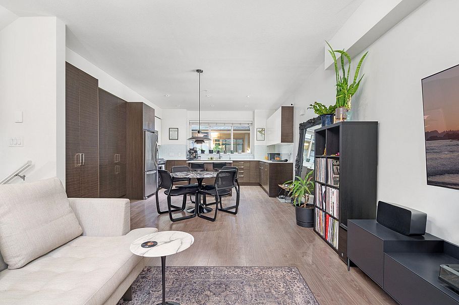 307 2135 Heritage Park Lane North Vancouver, BC - 6