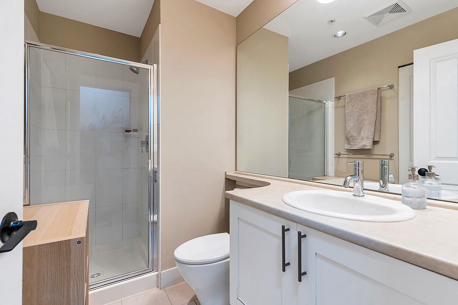 310 1111 E 27th Street North Vancouver, BC - 18