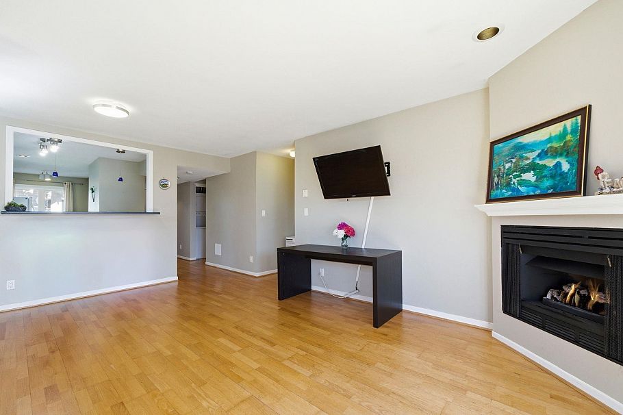 203 1538 Bowser Avenue North Vancouver, BC - 3