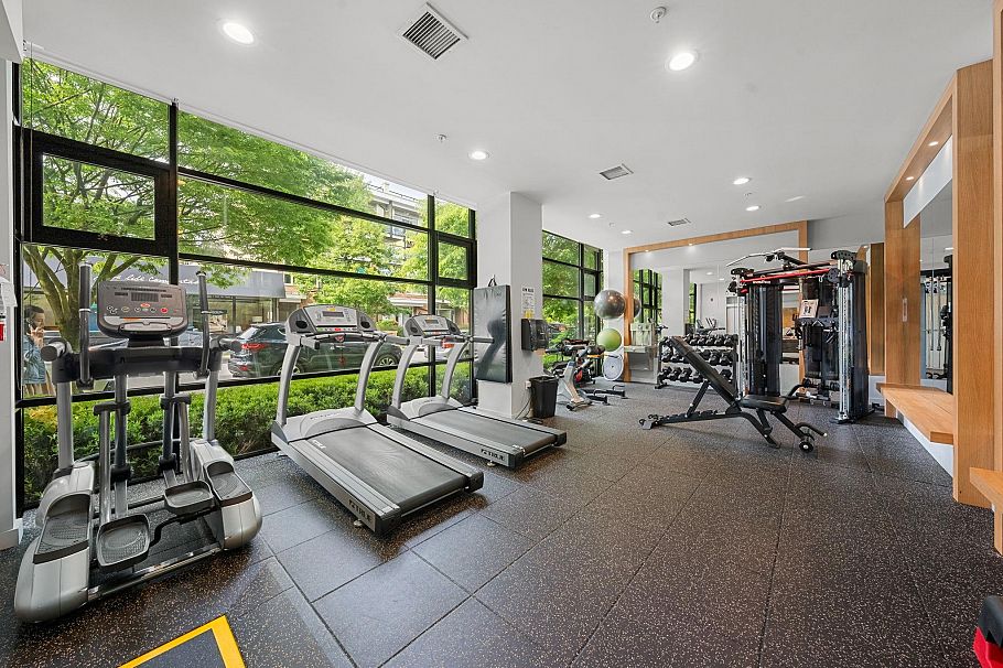 218 733 W 14th Street North Vancouver, BC - 25