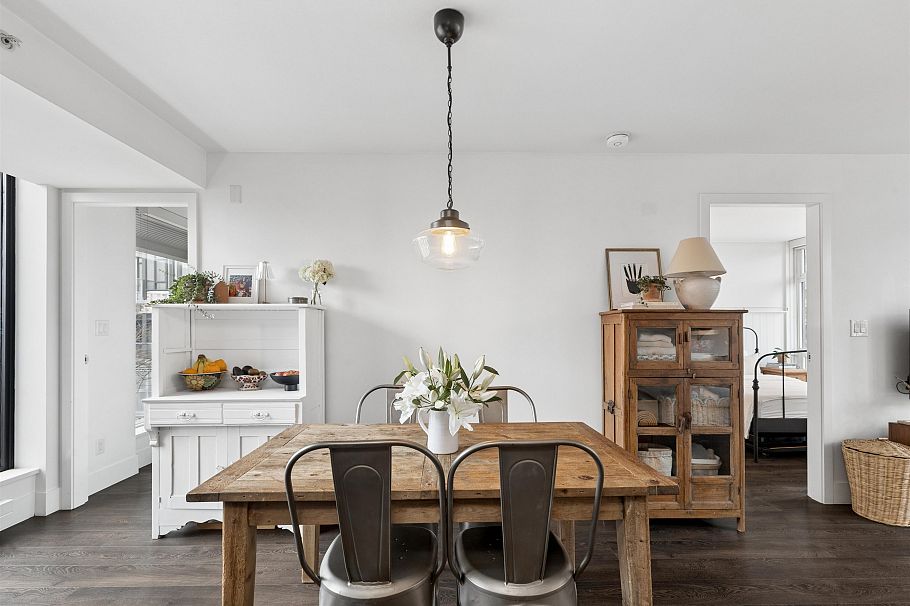 303 150 W 15th Street North Vancouver, BC - 11