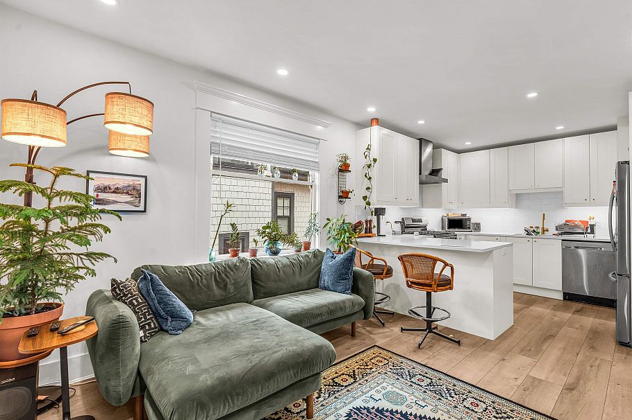 354 W 15th Avenue Vancouver, BC - 4