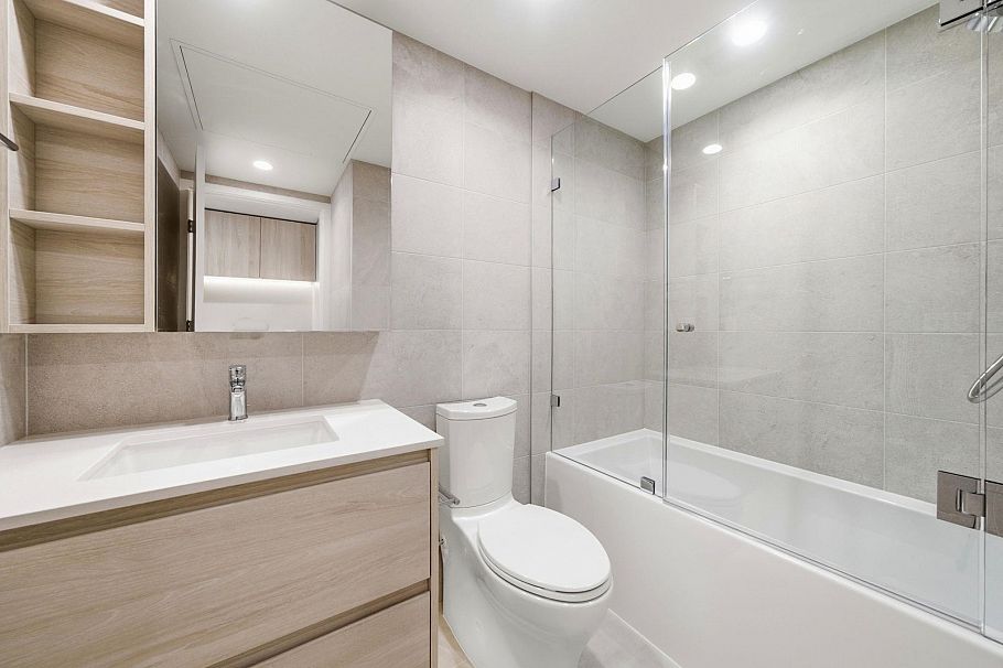 311 2803 W 4th Avenue Vancouver, BC - 18