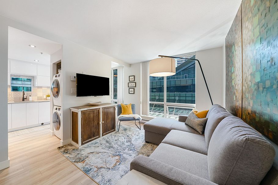 707 1166 Melville Street Vancouver, BC - 2