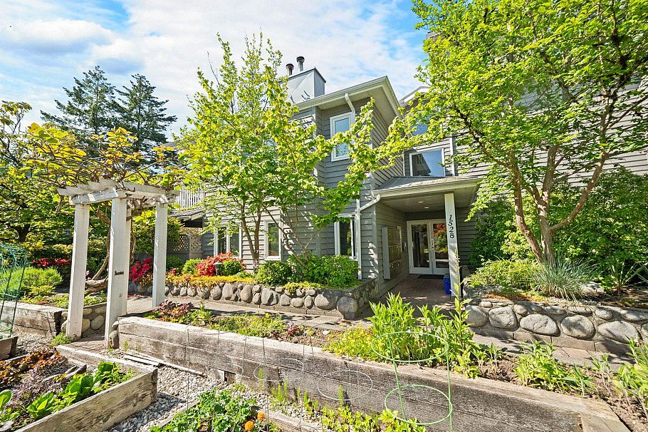 203 1538 Bowser Avenue North Vancouver, BC - 33