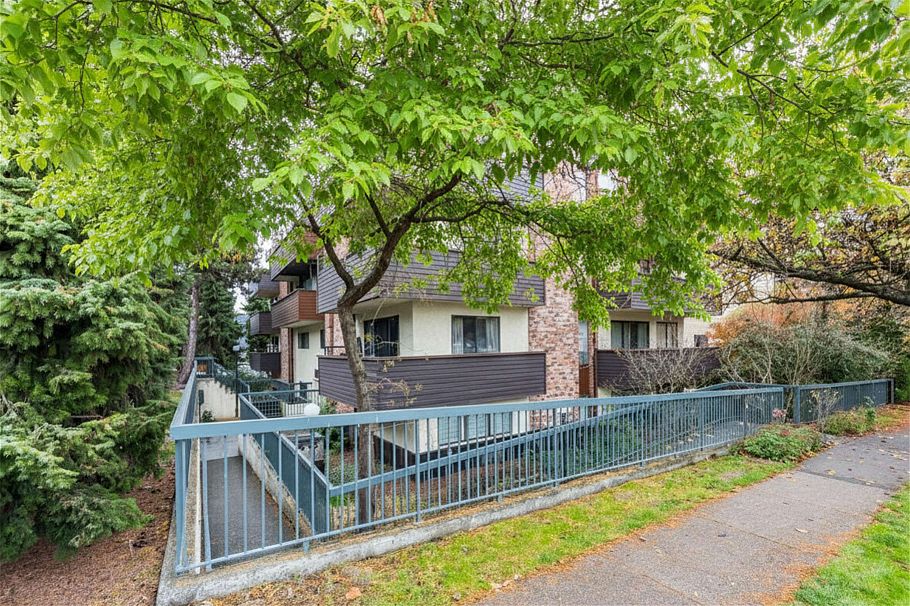 303 1296 W 70th Avenue Vancouver, BC - 1