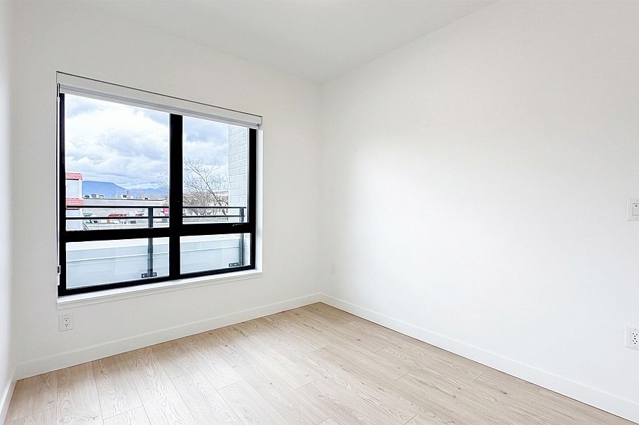 204 1680 E 12th Avenue Vancouver, BC - 9