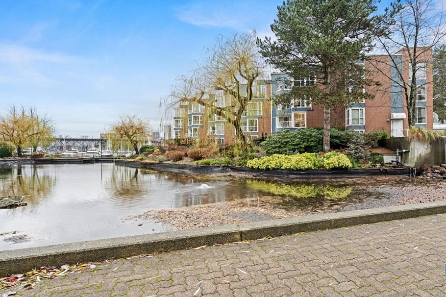 105 1502 Island Park Walk Vancouver, BC - 24