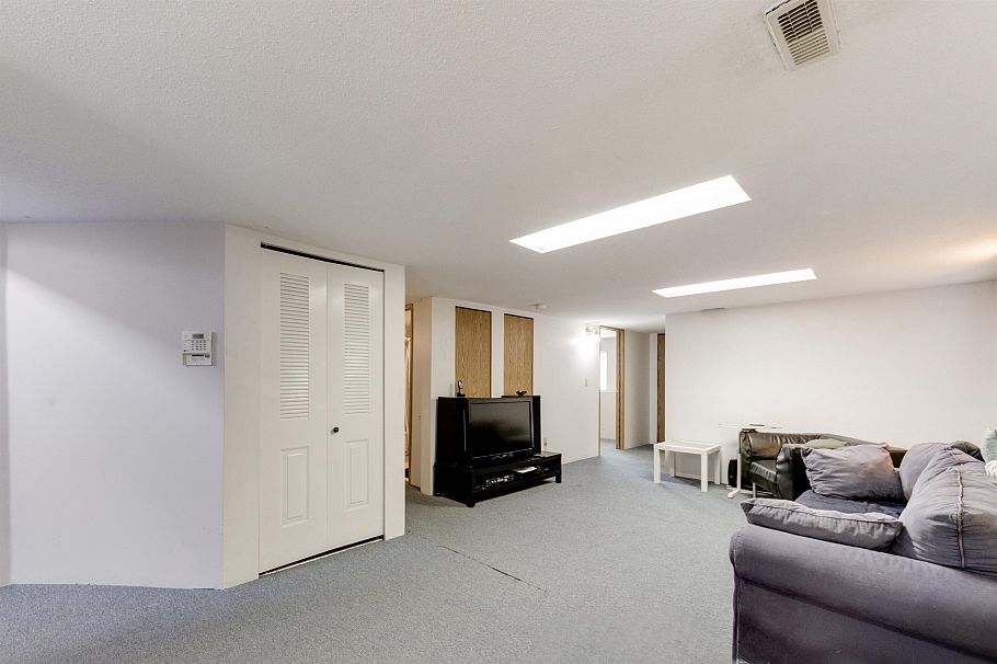 5871 Argyle Street Vancouver, BC - 18